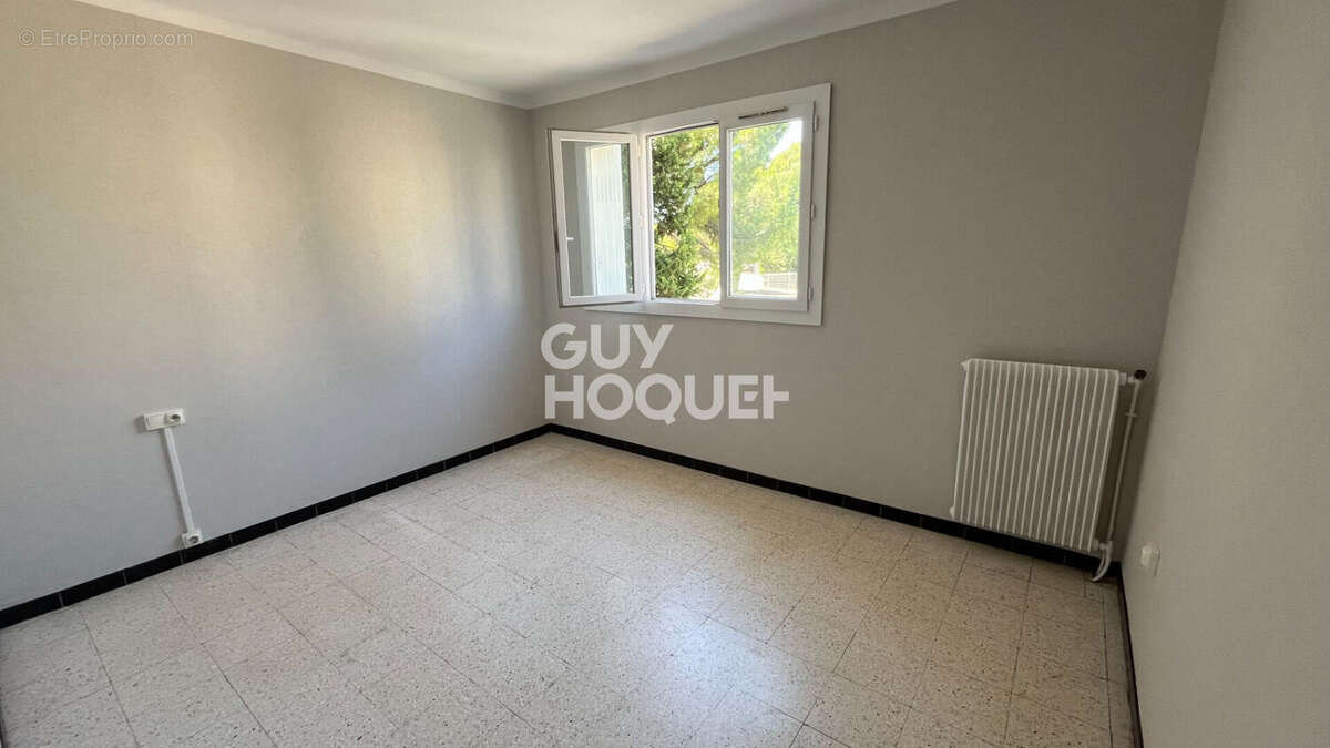 F3 59 m2 proche FAC de Pharmacie - photo 6