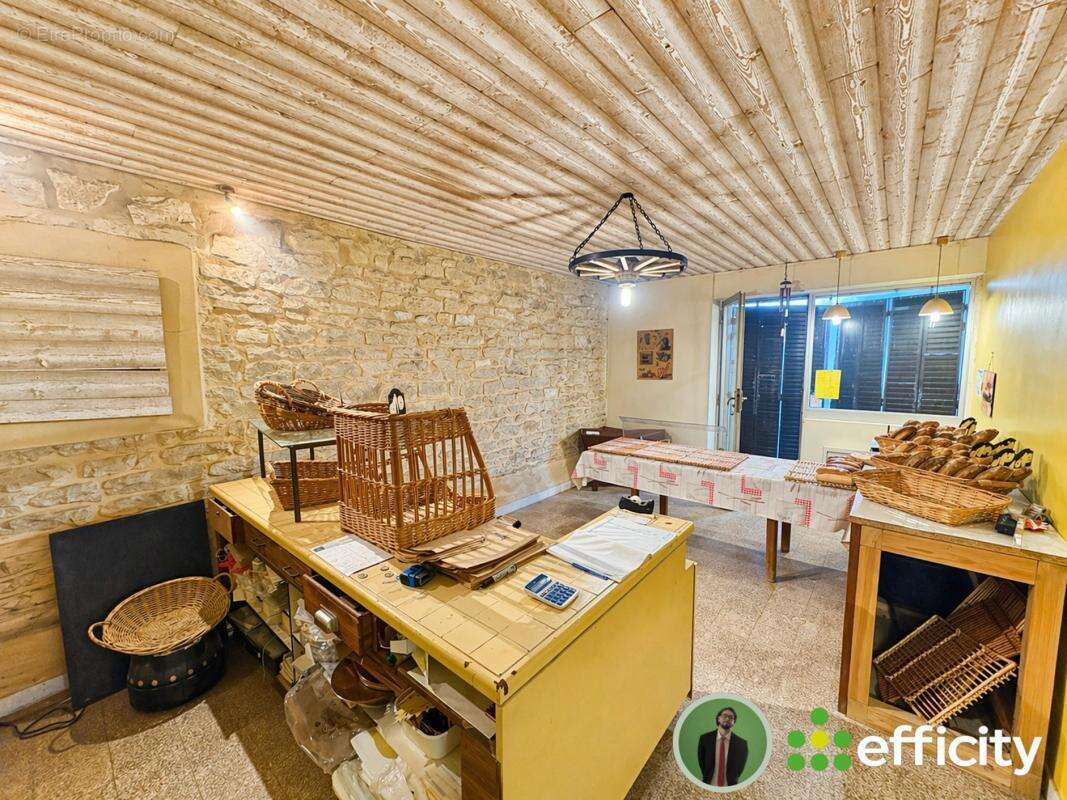 Commerce à ASNANS-BEAUVOISIN