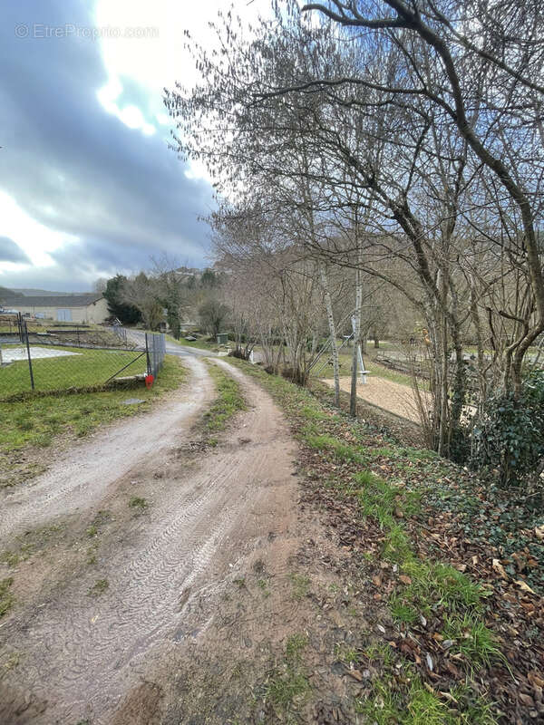 Terrain à SAINT-BEAUZELY