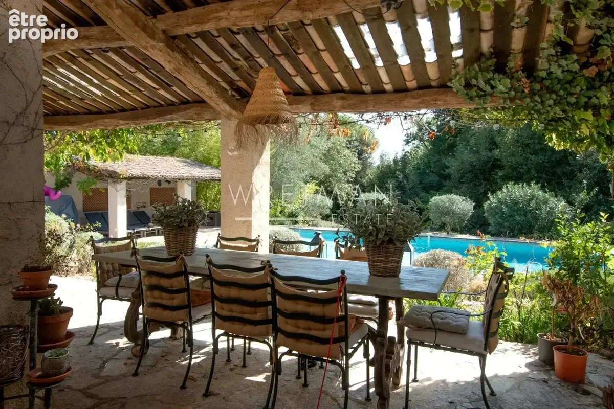 Co Exclusive À vendre près de Valbonne - Domaine de 3 logements - photo 4
