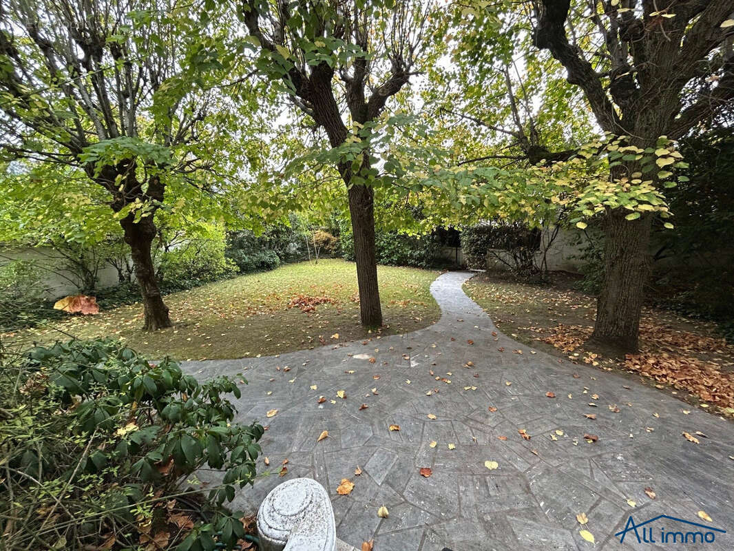 Maison à SAINT-MAUR-DES-FOSSES