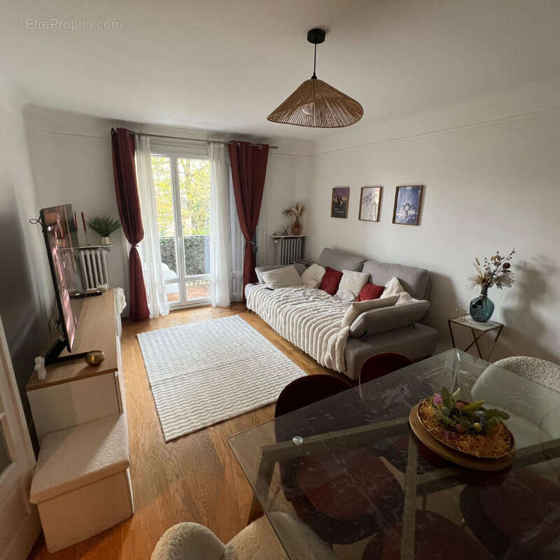 Appartement à LES PAVILLONS-SOUS-BOIS