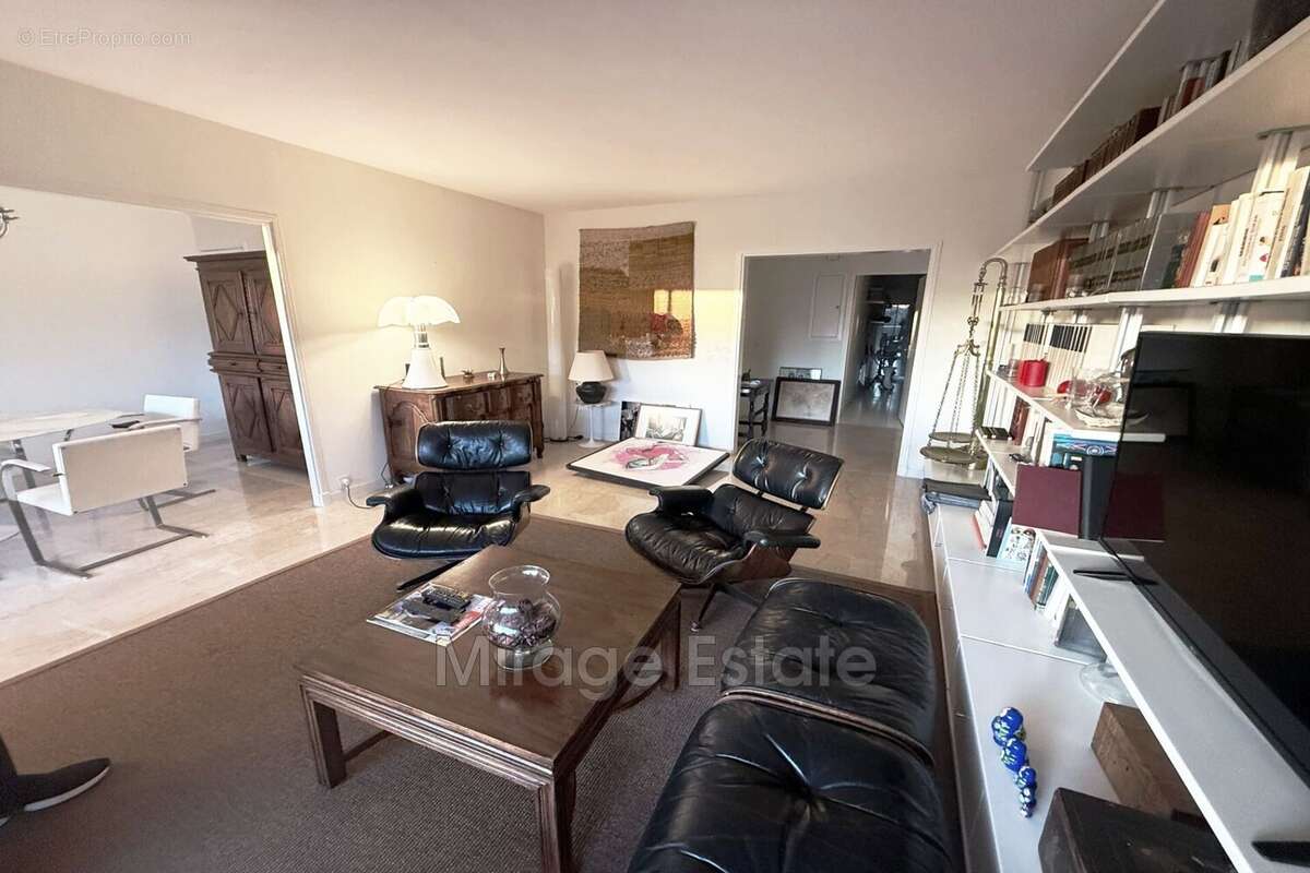 Appartement à ROQUEBRUNE-CAP-MARTIN