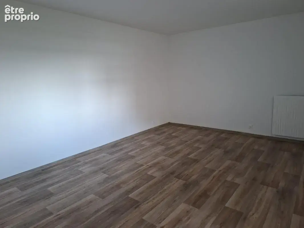 Trappes centre – appartement t4 rénové avec balcon – proche gare - photo 9