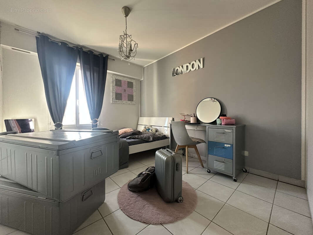 Appartement 3 pieces de 75 m2  avec box ferme de 19 m2 a saint-raphael - photo 9