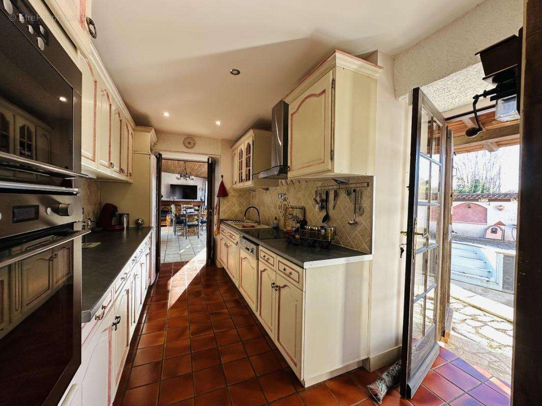 Maison à PRAT-BONREPAUX