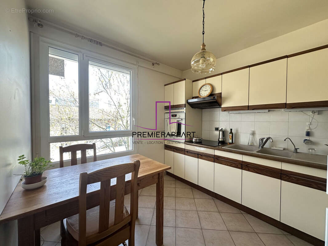 Appartement à HOUILLES