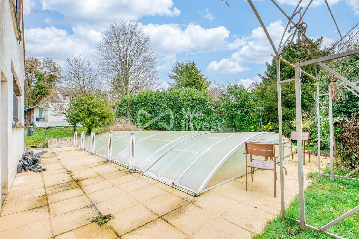 Maison 270 m² à Magny-Le-Hongre  - photo 5
