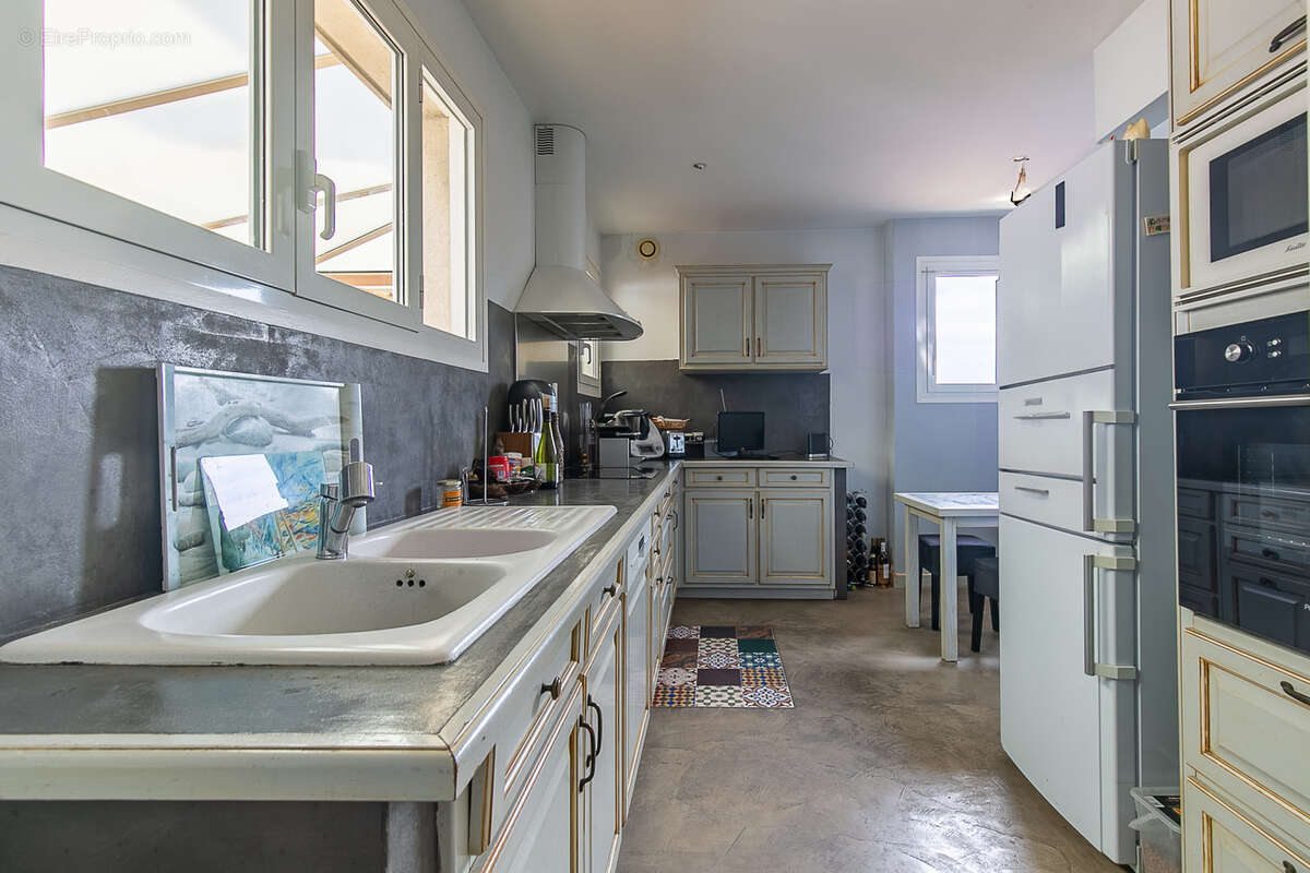 Appartement à MARSEILLE-6E