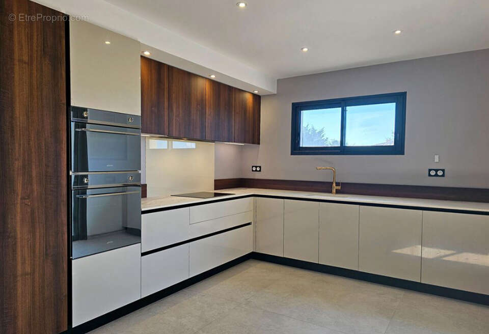 Maison à SAINT-DONAT-SUR-L&#039;HERBASSE