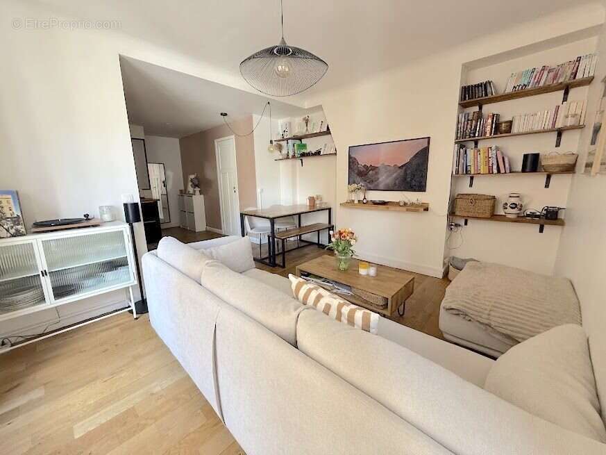 Appartement à PARIS-20E
