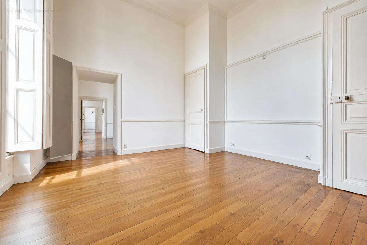 Appartement T4 spacieux avec 2 chambres - 127 m² - Nantes centre - photo 11