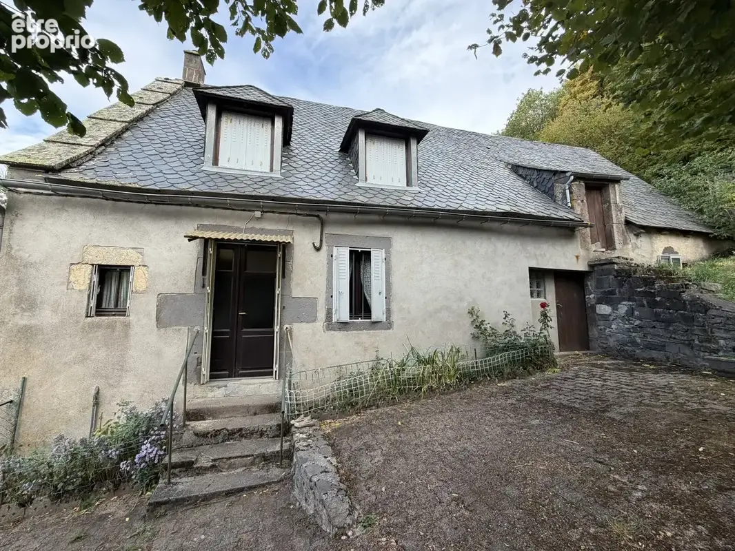 Photo Maison à Saint-Sauves-D'auvergne au prix de 63 000€
