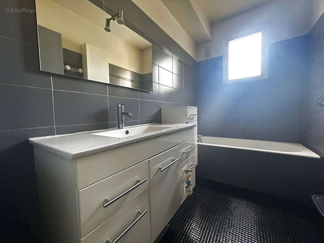 Appartement à SAINT-MAUR-DES-FOSSES