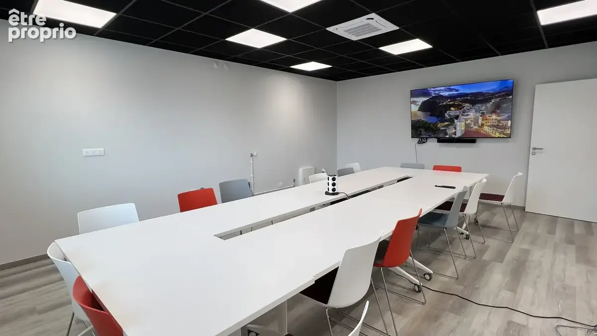 Bureaux Locaux d'Activités à Vendre - 351m2 proche MONTMELIAN (73) - photo 4