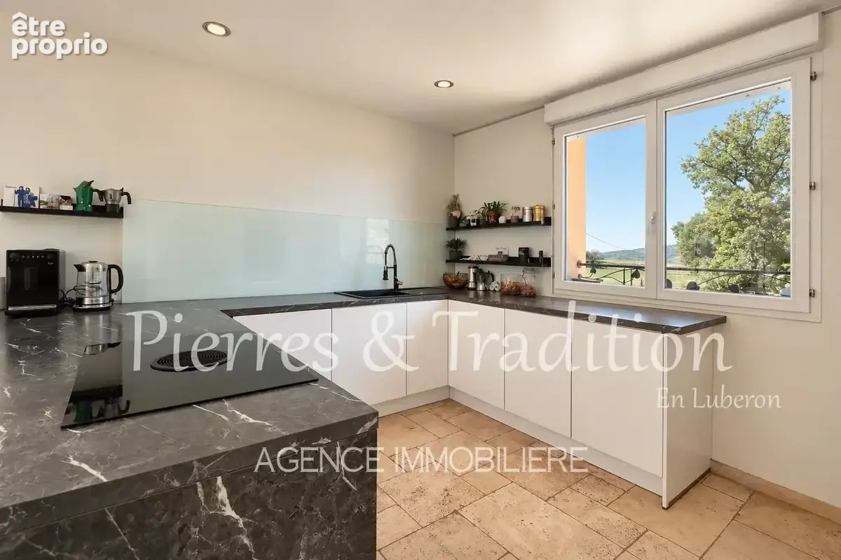 Propriété de charme avec 6 chambres sur plus de 8 500 m² de terrain - photo 4