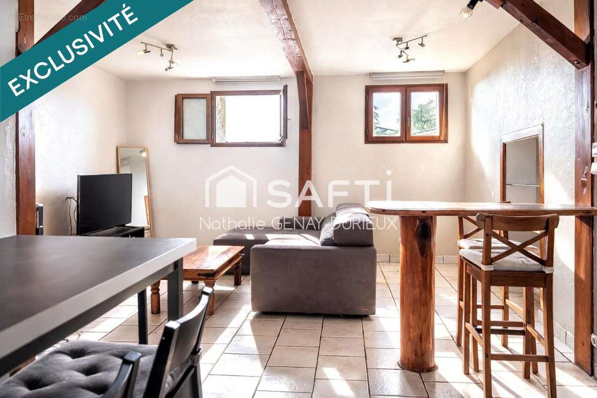 Photo 2 - Appartement à LA TOUR-DE-SALVAGNY
