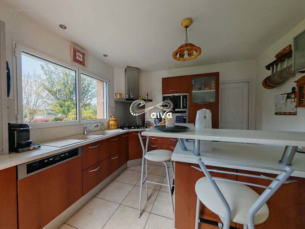 Maison contemporaine sans travaux, Mesnil Roc&#039;h, Saint Pierre de Plesguen, vie de plain pied, grand jardin aucun vis à vis, calme, tranquillité, proche bourg commerces et écoles. Très lumineuse, belle pièce de vie. - Maison à PLESDER