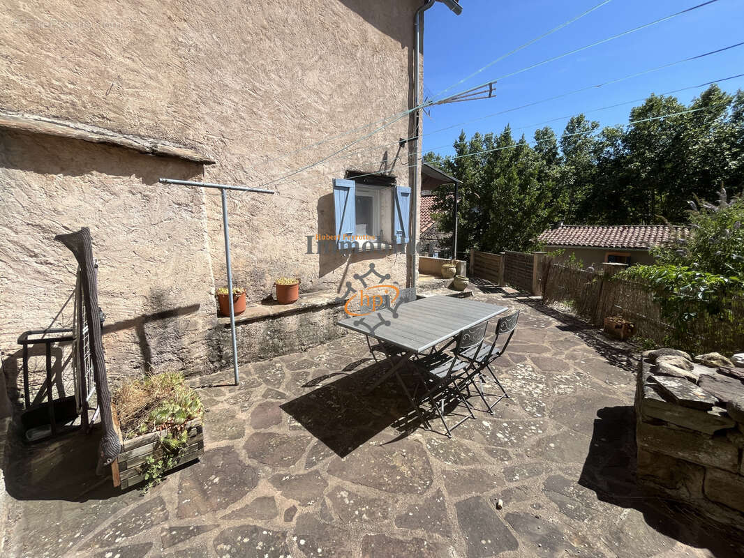 Vente maison de village avec grande terrasse. - photo 2