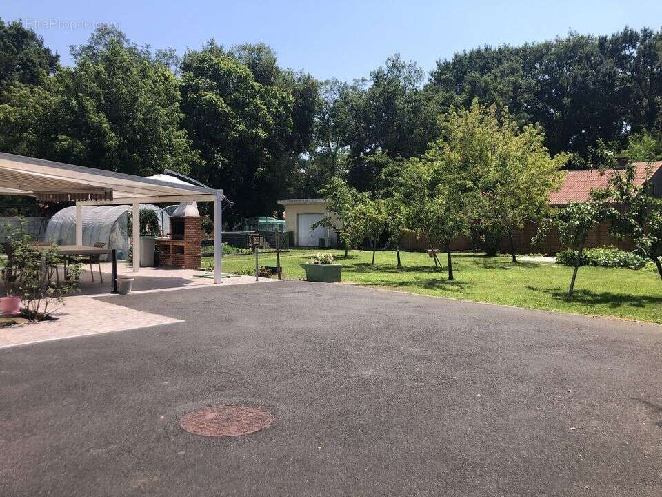 Grande maison avec jardin et garage a vendays-montalivet - photo 10