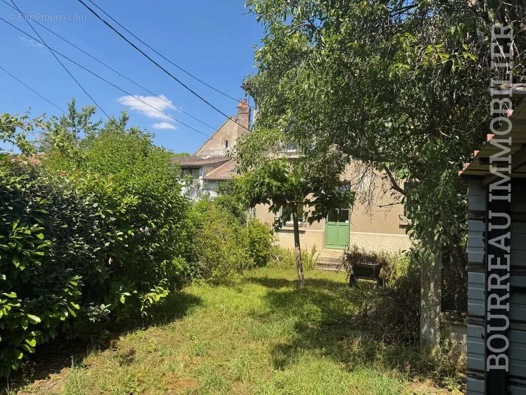 Appartement à ARMEAU