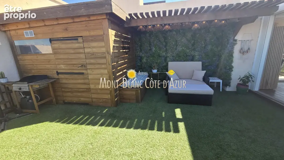 Appartement type villa sur le toit de 80 m2 environ, 3 chambres, vue mer, terrasse 100 m2, garage, cave - photo 28