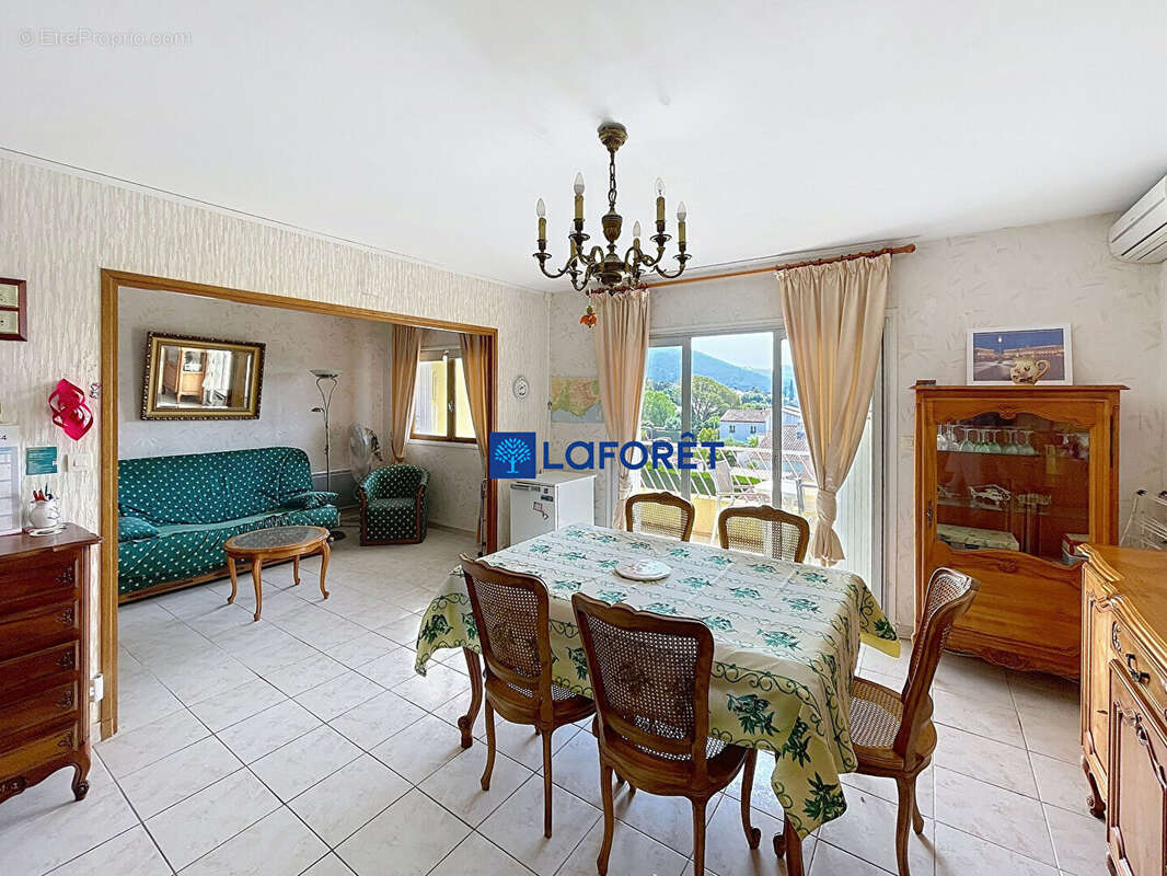 Appartement à CARQUEIRANNE