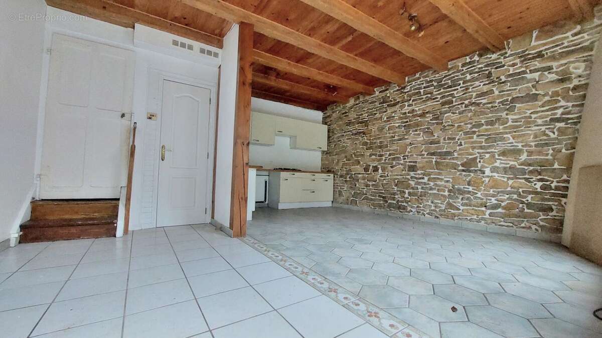 Appartement à PONT-DE-ROIDE