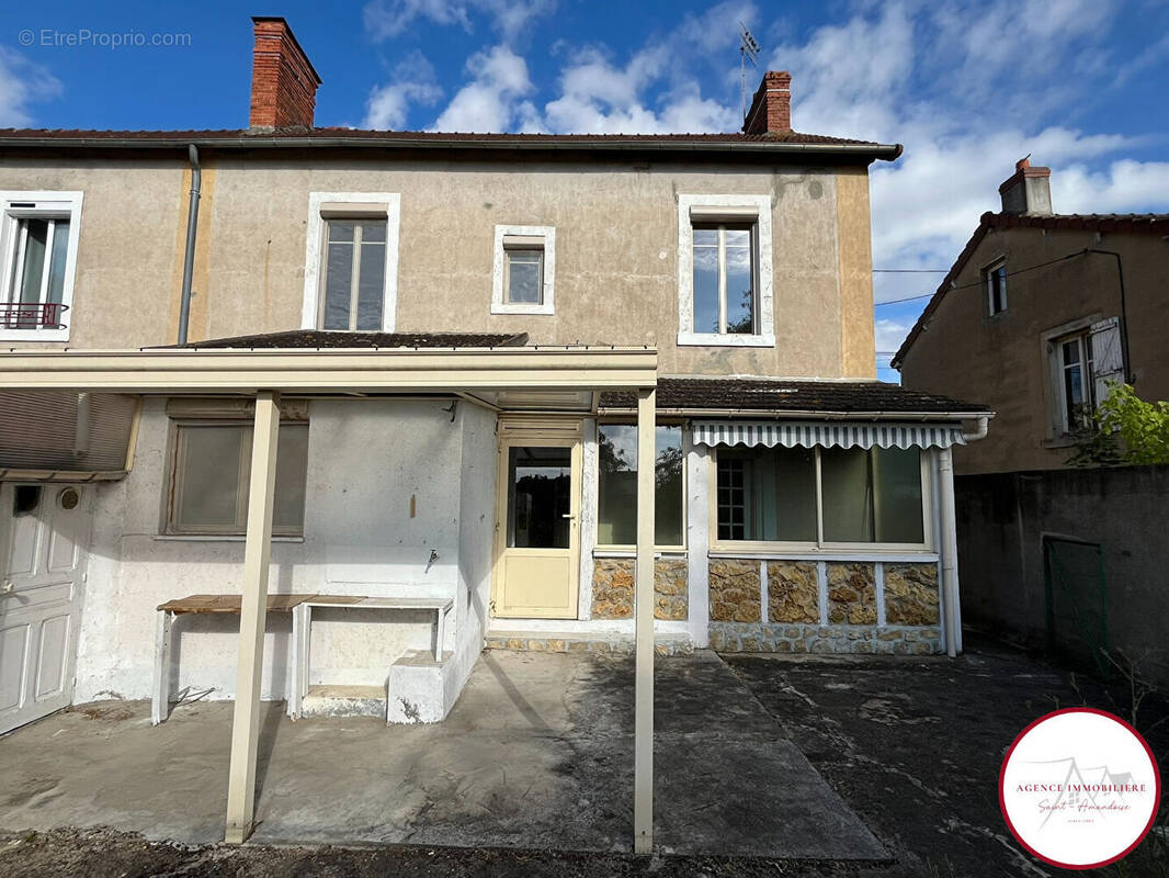 Maison à SAINT-AMAND-MONTROND