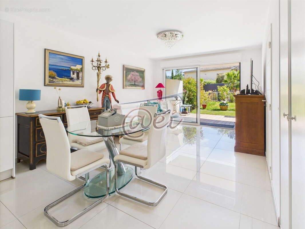 Appartement à SAINT-RAPHAEL