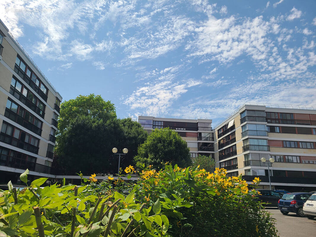 Appartement à FONTENAY-LE-FLEURY