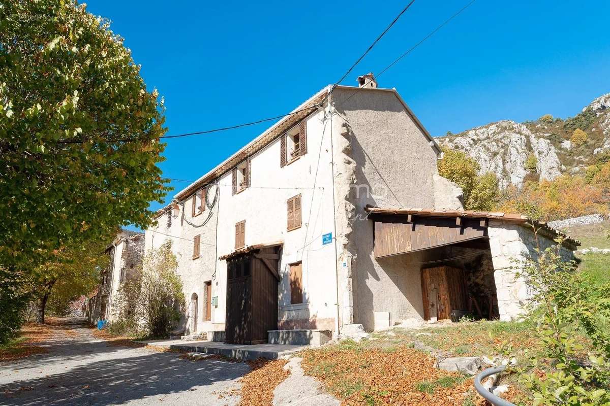 Appartement à SERANON