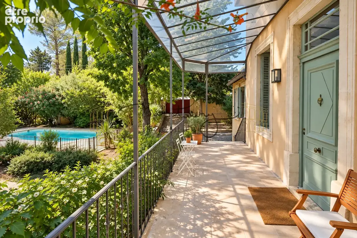 EXCLUSIVITÉ  NÎMES   Maison de caractère, piscine et jardin arboré de 1 536 m2 à proximité de la Tour Magne - photo 2
