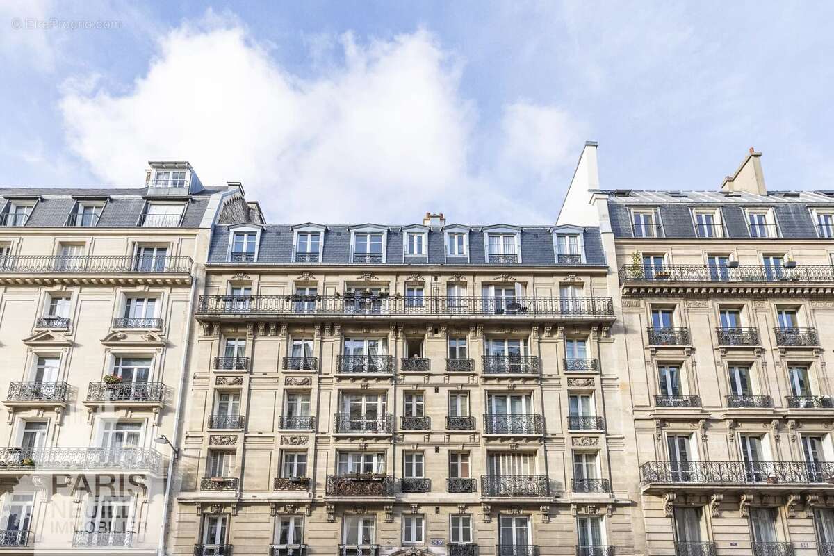 Appartement à PARIS-17E