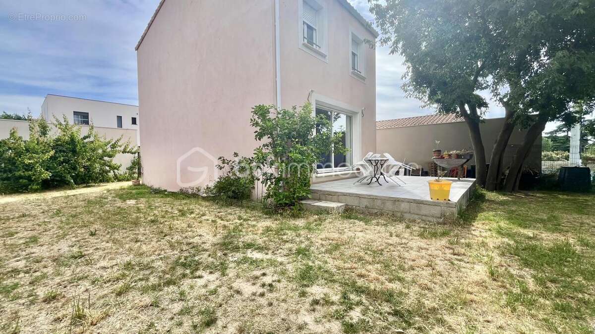 Maison à MILHAUD