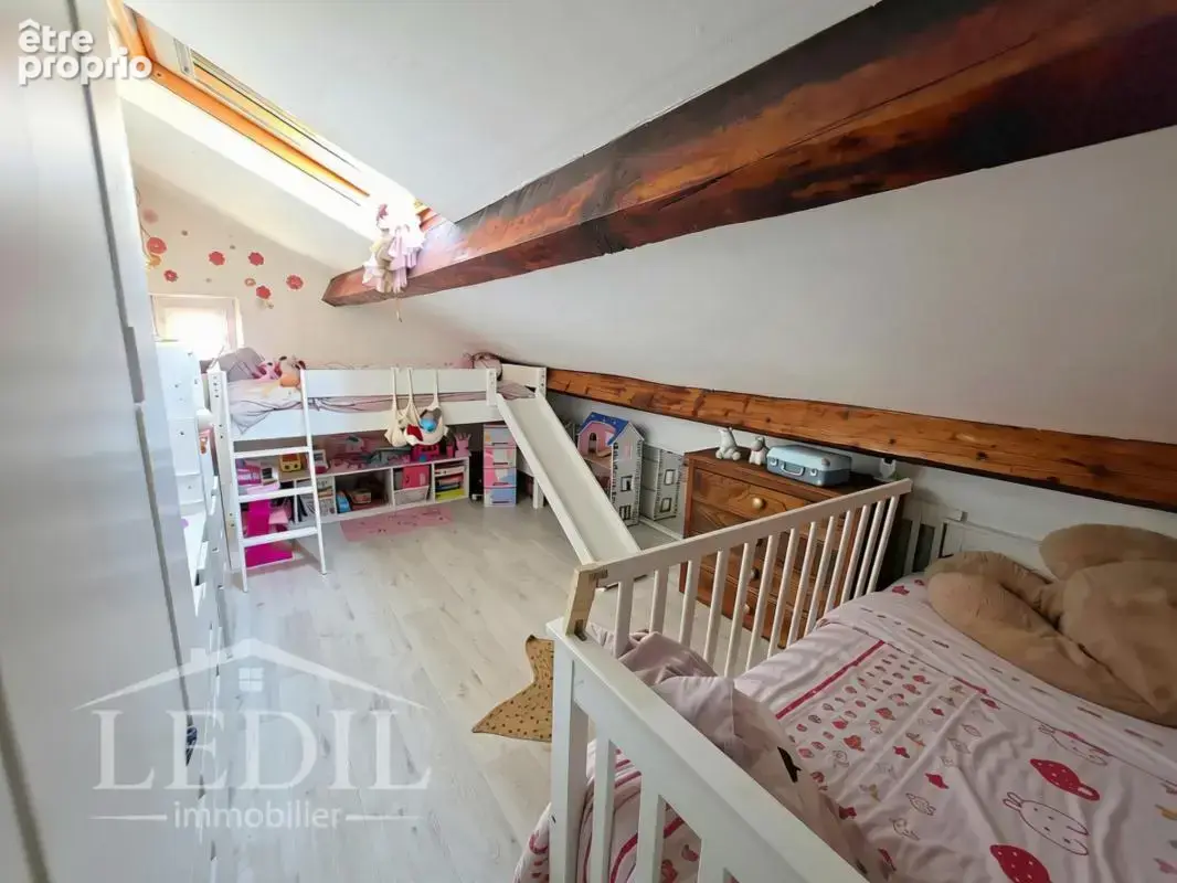 Maison T5 118m² au sol - jardin & garage - photo 6