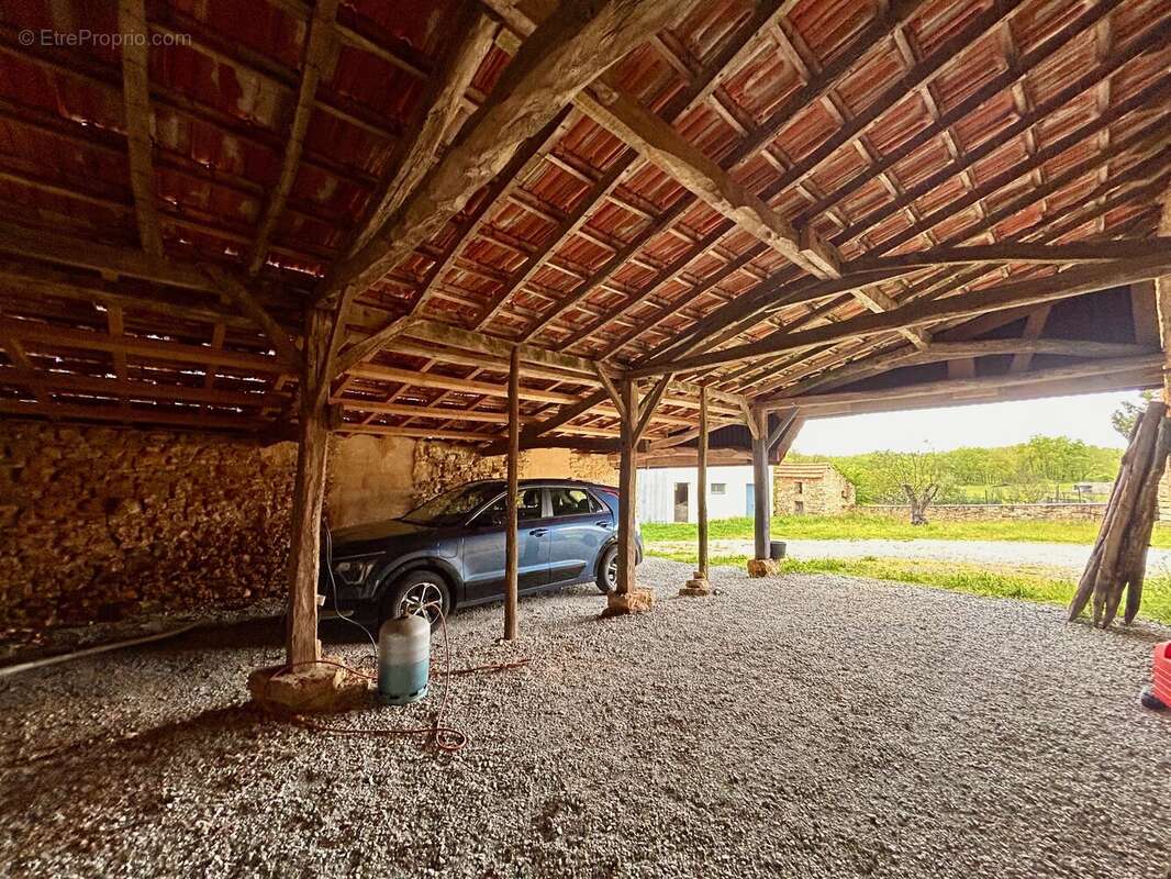 Propriété de caractère avec 10 hectares, piscine et grande grange en Dordogne - photo 10