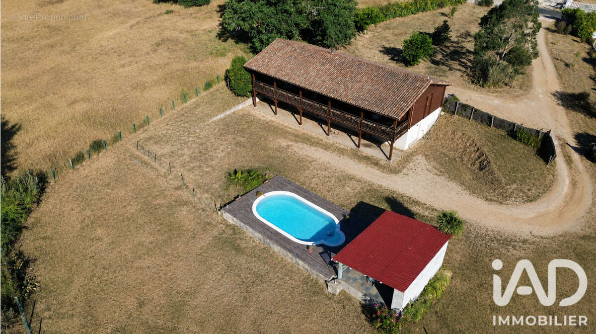 Photo 2 - Maison à CHAMADELLE