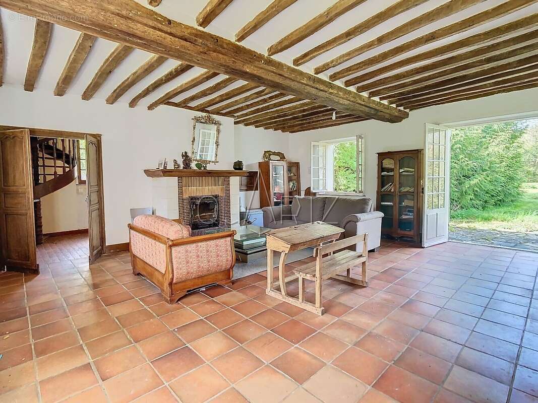 Maison à HOUDAN