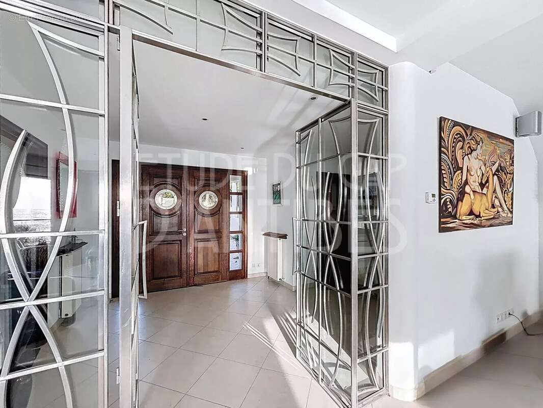 Maison à ROQUEBRUNE-SUR-ARGENS