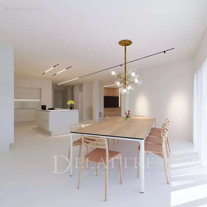 Maison à CHATEAUNEUF-GRASSE