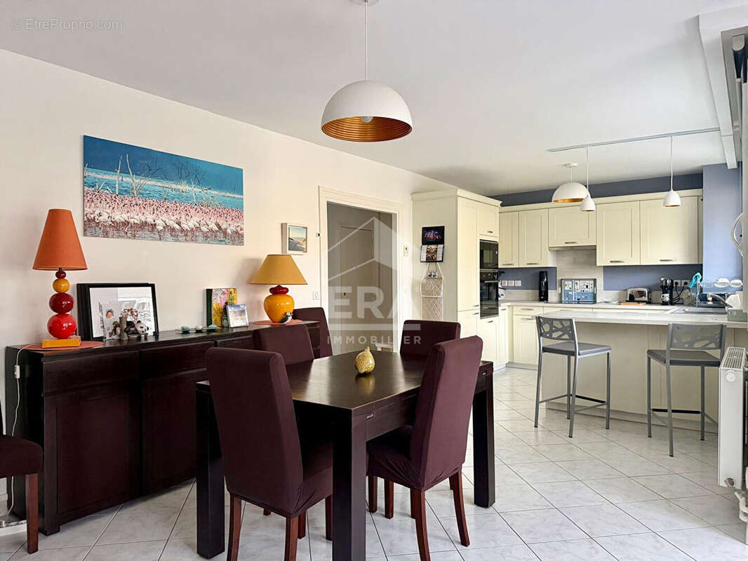 Appartement à COMBS-LA-VILLE
