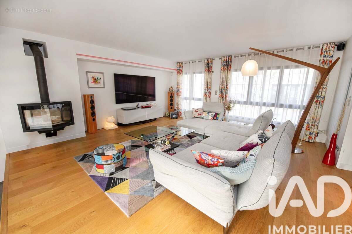 Photo 2 - Maison à SAINT-MAUR-DES-FOSSES