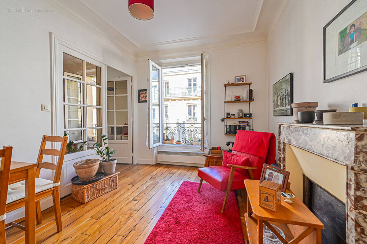 Appartement à PARIS-18E