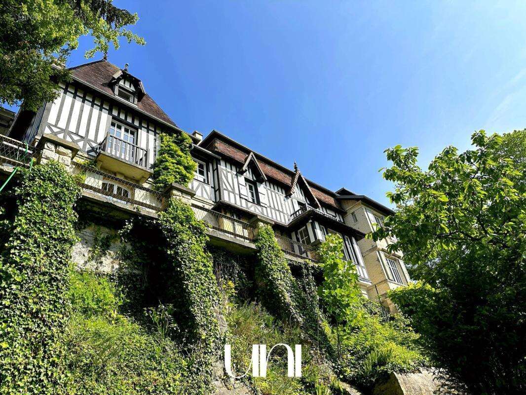 Maison à FLEURY-SUR-ORNE