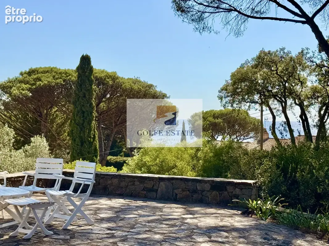 Colline Saint-Michel / Gigaro: villa  de charme à rénover / 5 minutes à pied de la plage - photo 6