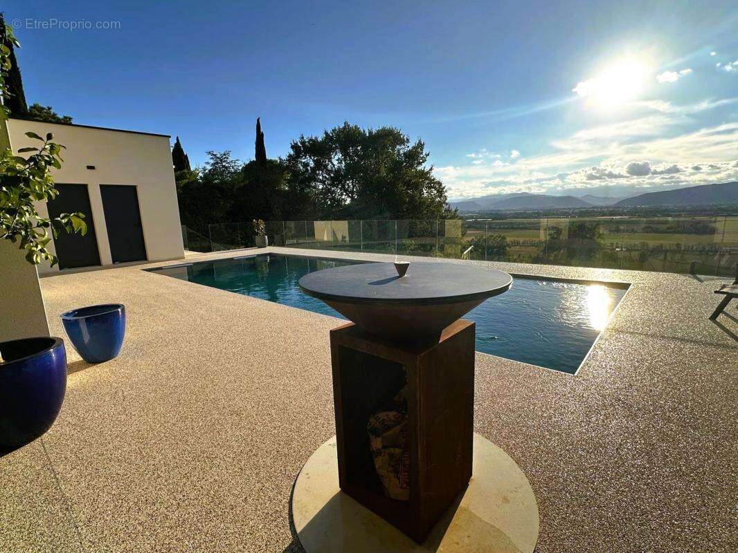 Maison à ETOILE-SUR-RHONE