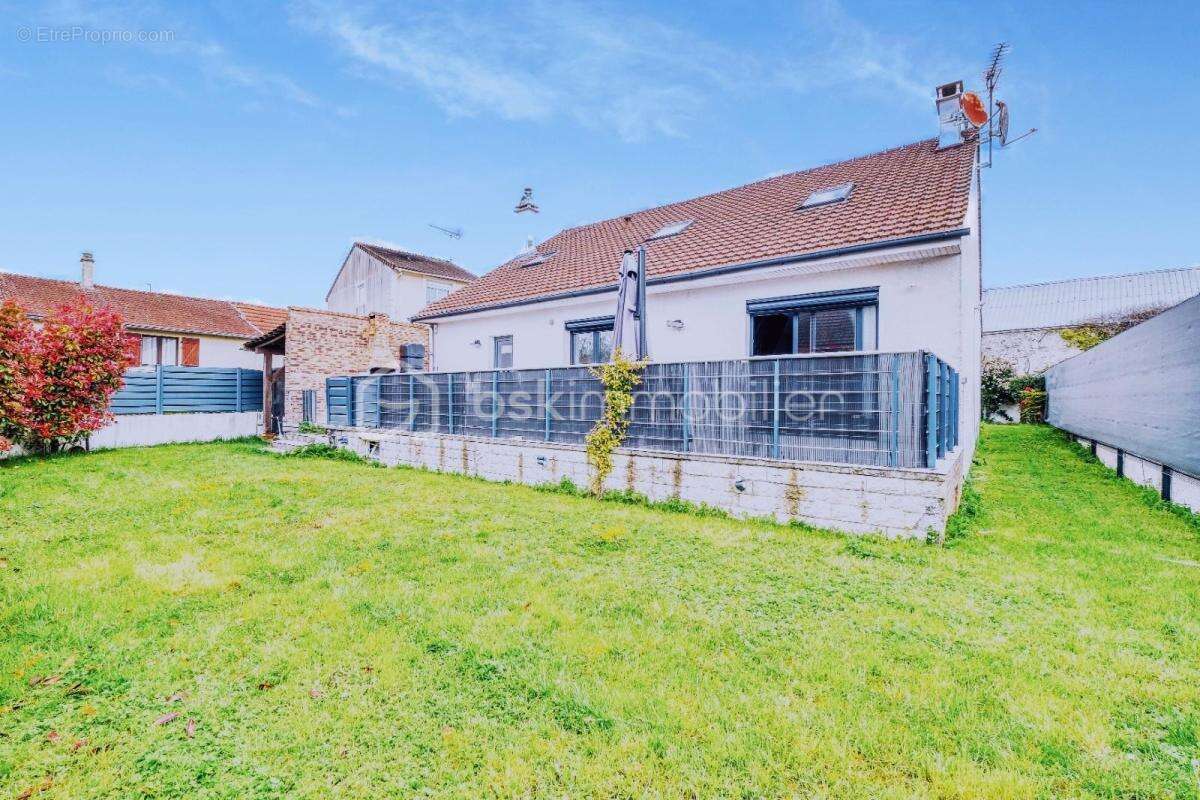 Maison à DAMMARTIN-EN-GOELE