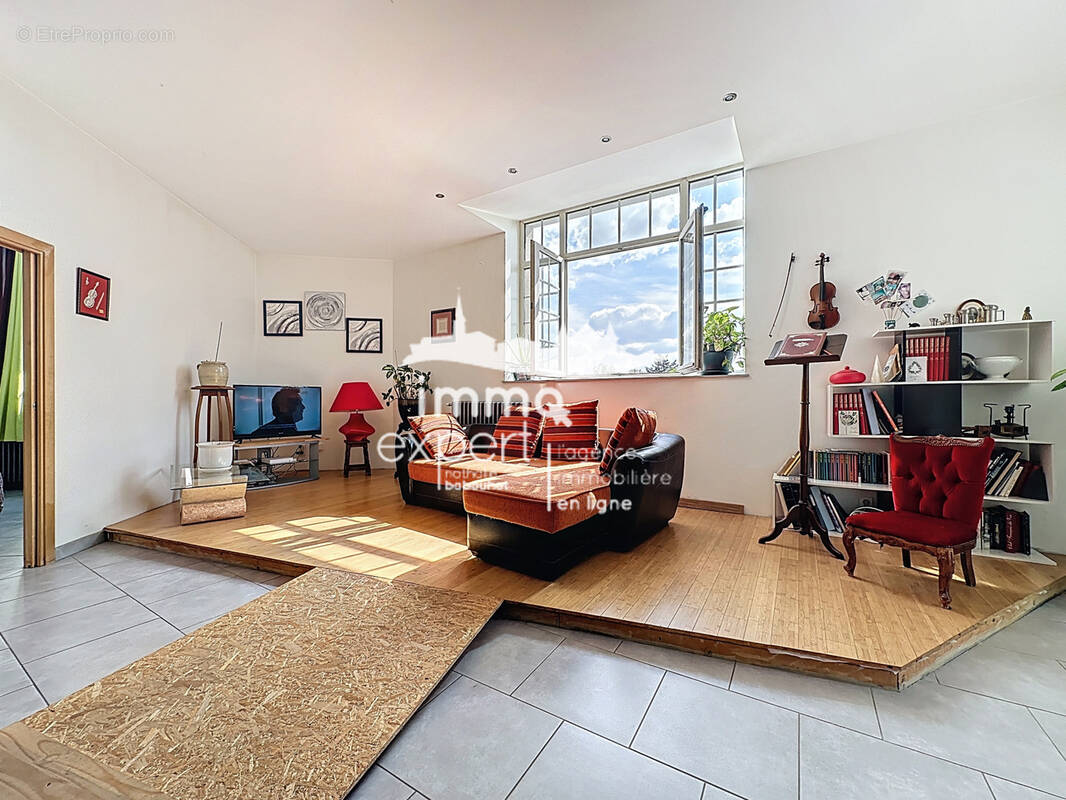 Appartement à MIRECOURT