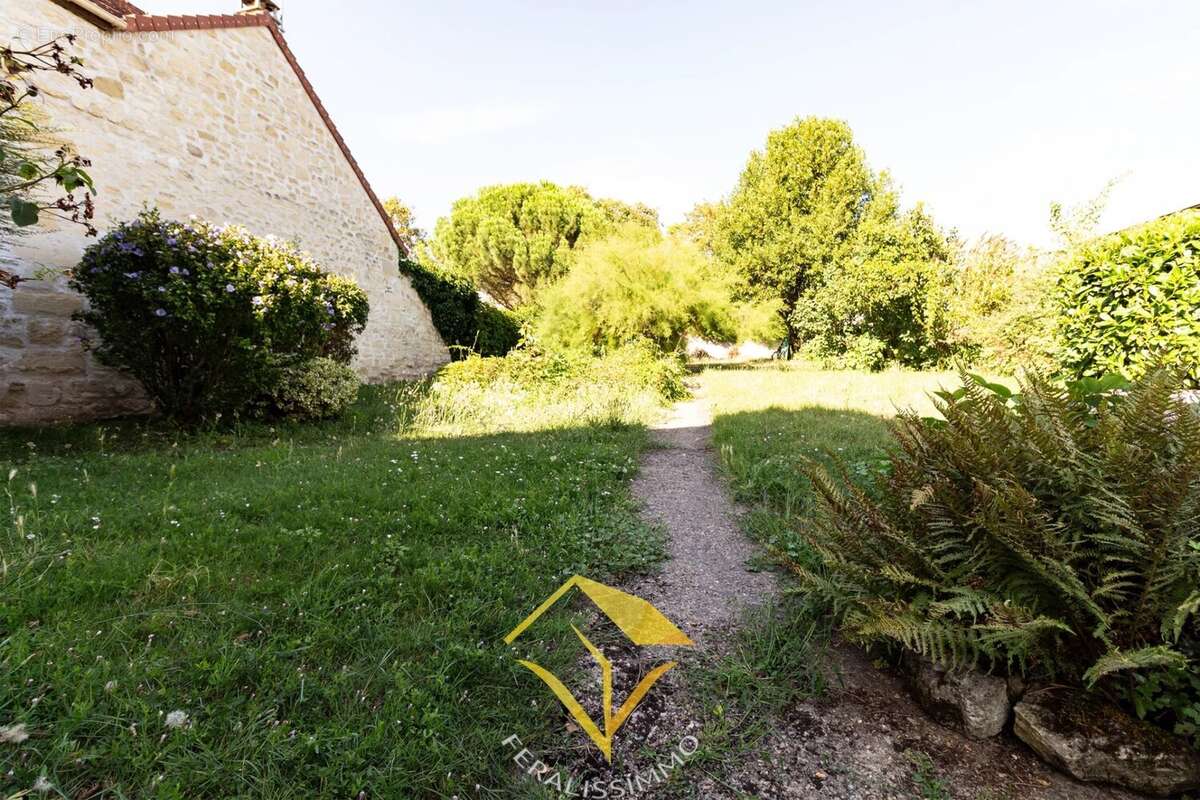 Maison de charme de 5 chambres au coeur du village ! - photo 12